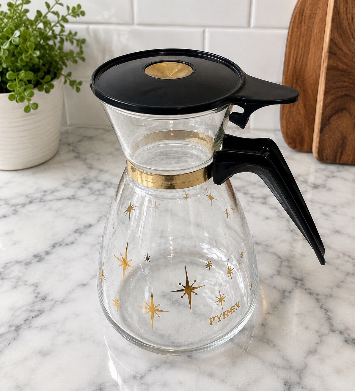 VTG Pyrex Mid Century Atomic Starburst Clear 7 in. Coffee Pot - Excellent cond. VTG Pyrex Mid Century Atomic Starburst Clear 7 in. Coffee Pot - Excellent cond.
