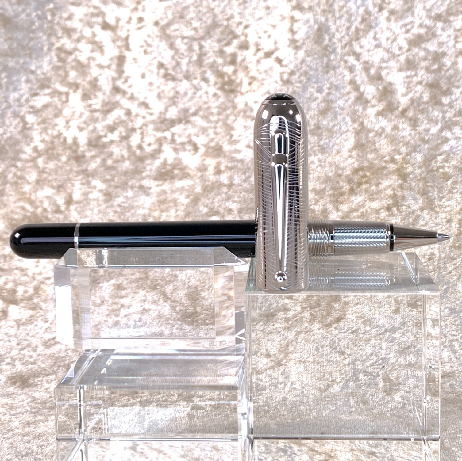 Dunhill Rollerball Pen Rare Sidecar Weave Pattern Black Lacquer Palladium Finish Dunhill Rollerball Pen Rare Sidecar Weave Pattern Black Lacquer Palladium Finish