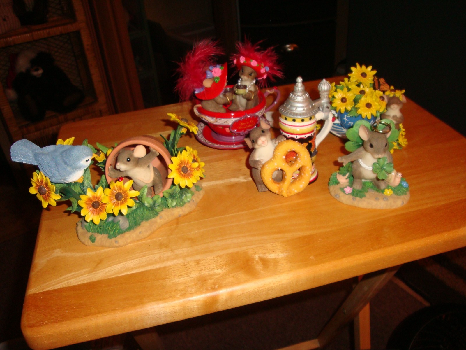 CHARMING TAIL LOT OF FIVE DIFFERENT MOUSE FIGURINES DEAN GRIFF STEIN FLOWERS CHARMING TAIL LOT OF FIVE DIFFERENT MOUSE FIGURINES DEAN GRIFF STEIN FLOWERS