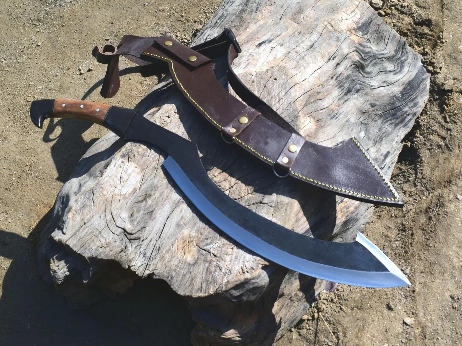New Custom Handmade Carbon Steel Blade Egyptian Khopesh Sword Hunting Sword New Custom Handmade Carbon Steel Blade Egyptian Khopesh Sword Hunting Sword