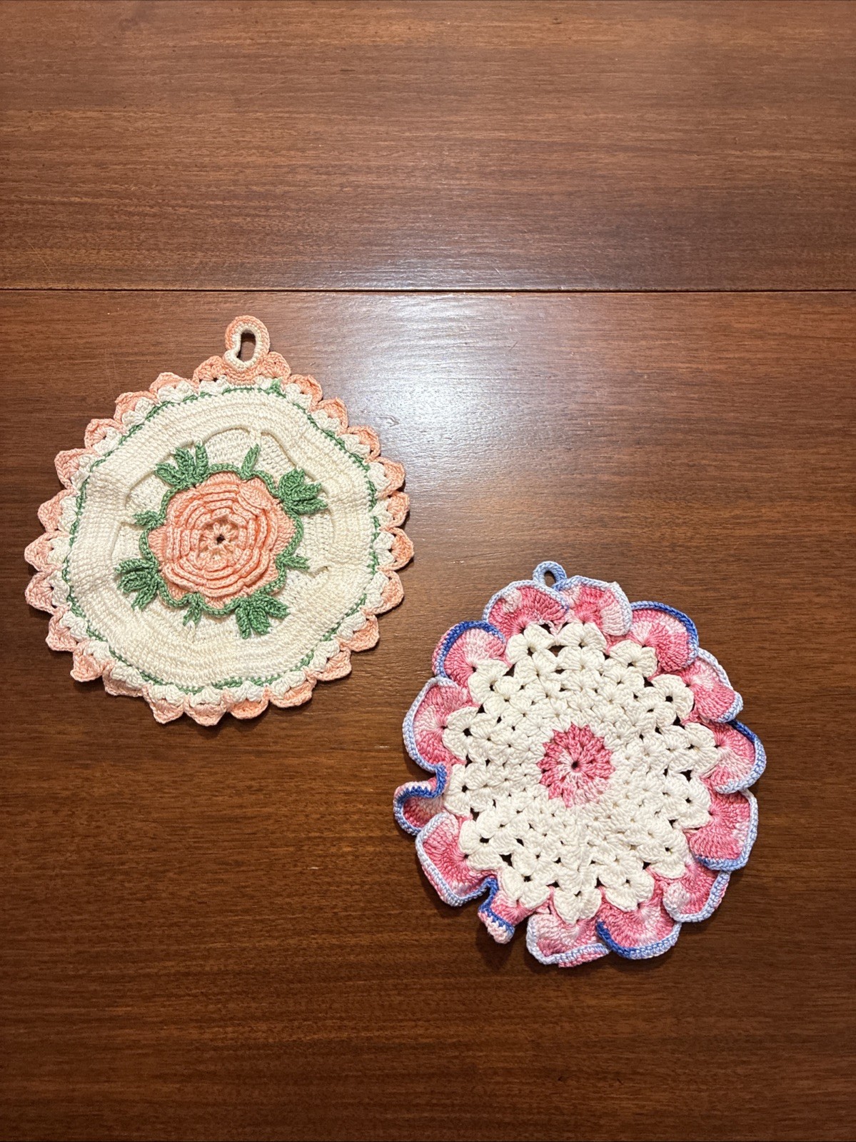 2 VTG 6" HAND CROCHETED COTTON POT HOLDER TRIVET RETRO W/Loop 2 VTG 6" HAND CROCHETED COTTON POT HOLDER TRIVET RETRO W/Loop