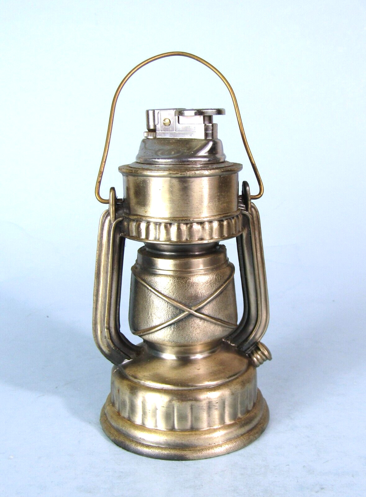 FIGURAL METAL KEROSENE LANTERN VINTAGE NOVELTY TABLE LIGHTER RARE FIGURAL METAL KEROSENE LANTERN VINTAGE NOVELTY TABLE LIGHTER RARE