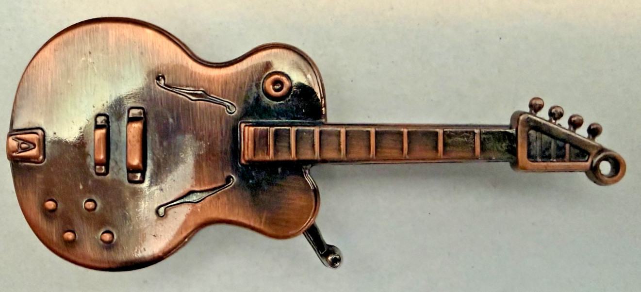 VRHTF SUPER COOL VINTAGE COUNTRY WESTERN GUITAR SHAPED CIGARETTE LIGHTER VRHTF SUPER COOL VINTAGE COUNTRY WESTERN GUITAR SHAPED CIGARETTE LIGHTER
