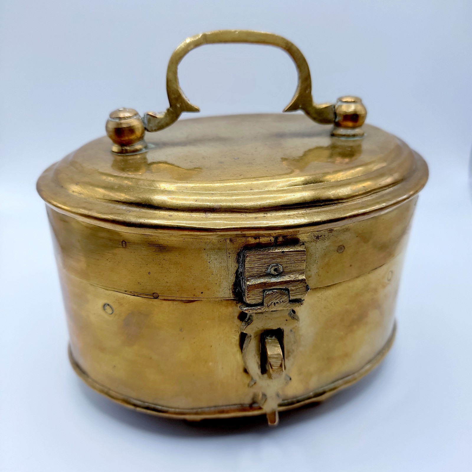 Vintage Oval Brass Hinged Lidded Made in India Trinket Jewelry Box Raised Handle Vintage Oval Brass Hinged Lidded Made in India Trinket Jewelry Box Raised Handle