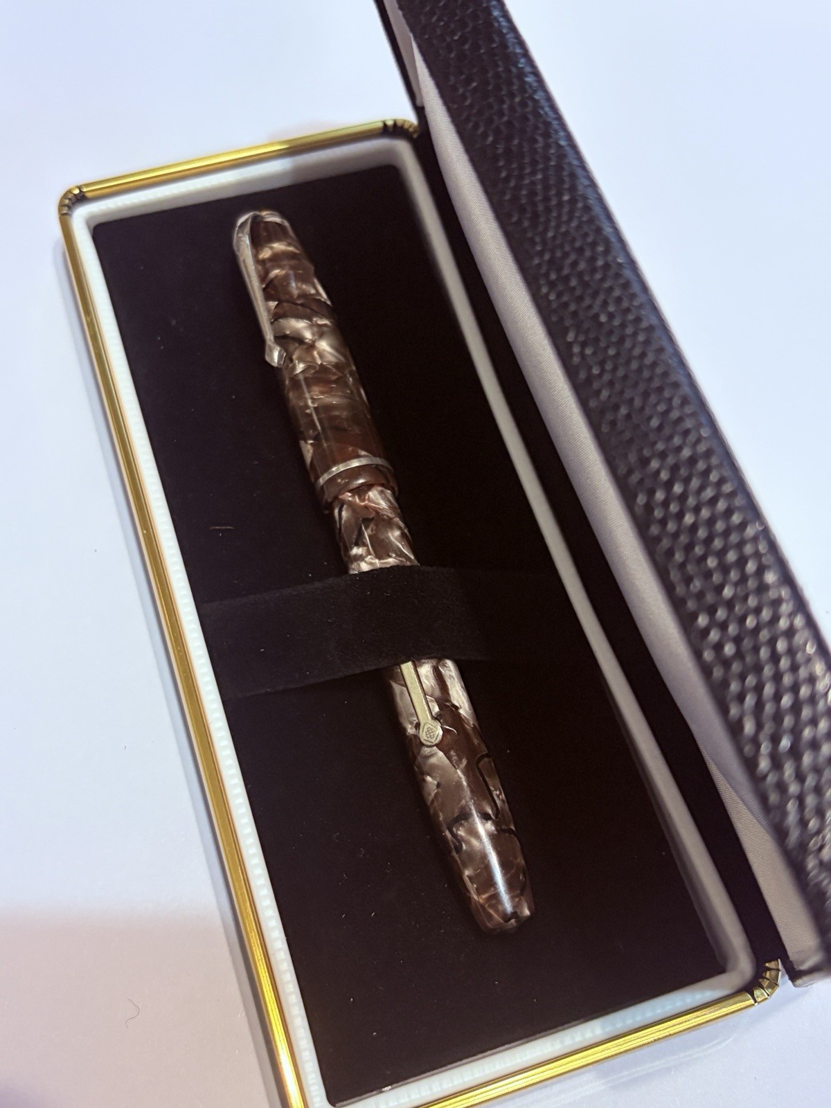 VINTAGE CONWAY STEWART MARBLED LILAC/BROWN FOUNTAIN PEN 14K Gold Nib 1A - Boxed VINTAGE CONWAY STEWART MARBLED LILAC/BROWN FOUNTAIN PEN 14K Gold Nib 1A - Boxed