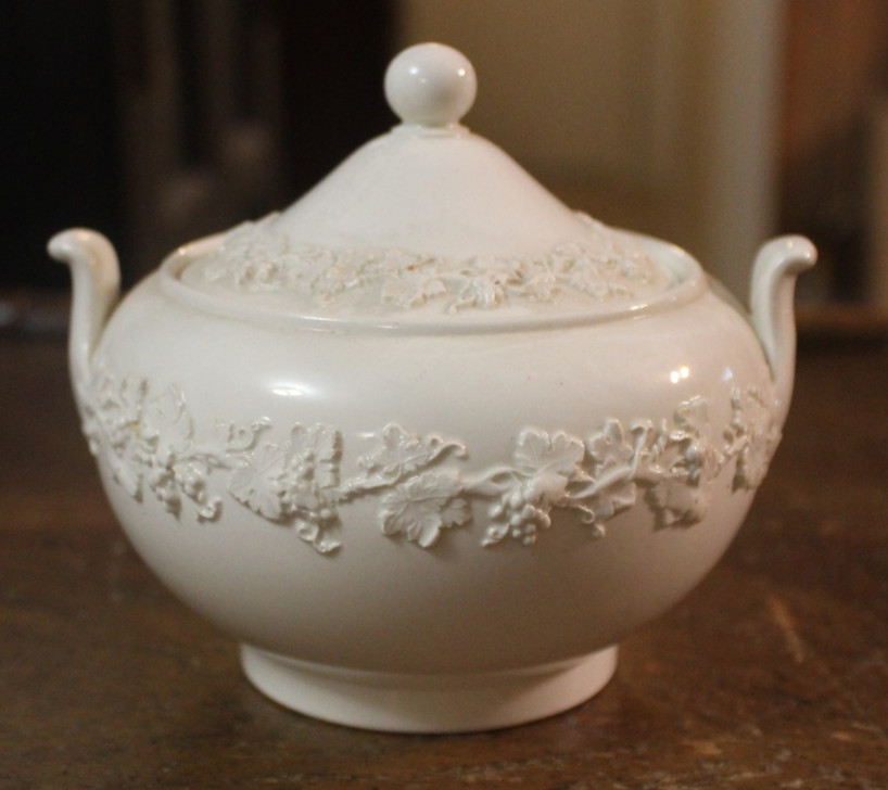 Wedgwood Embossed Queens Ware Grapevine Sugar Bowl & Lid Cream on Cream England Wedgwood Embossed Queens Ware Grapevine Sugar Bowl & Lid Cream on Cream England