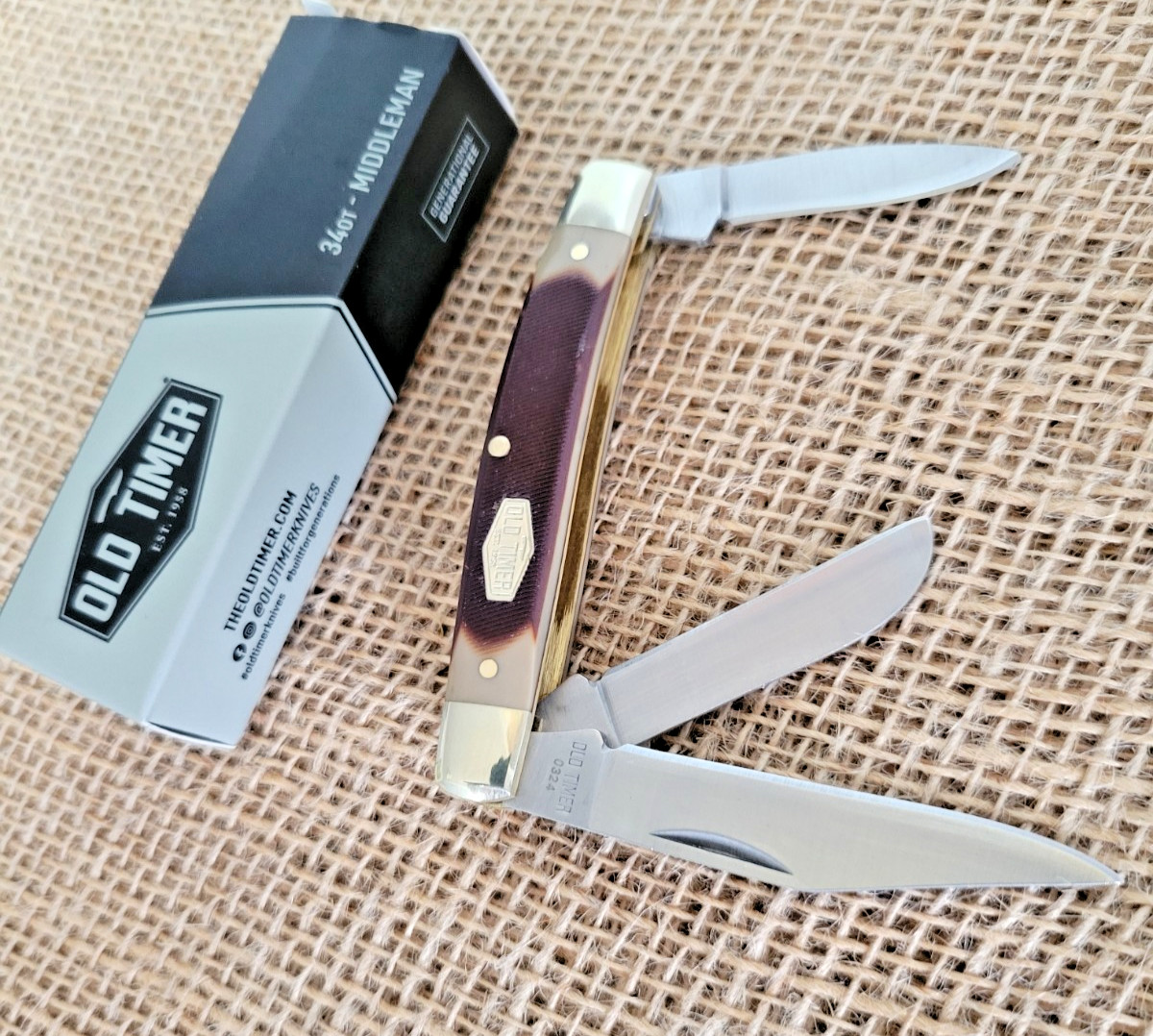 Schrade Old Timer Middleman Pocket Knife Stainless Steel Blades Delrin Handle Schrade Old Timer Middleman Pocket Knife Stainless Steel Blades Delrin Handle