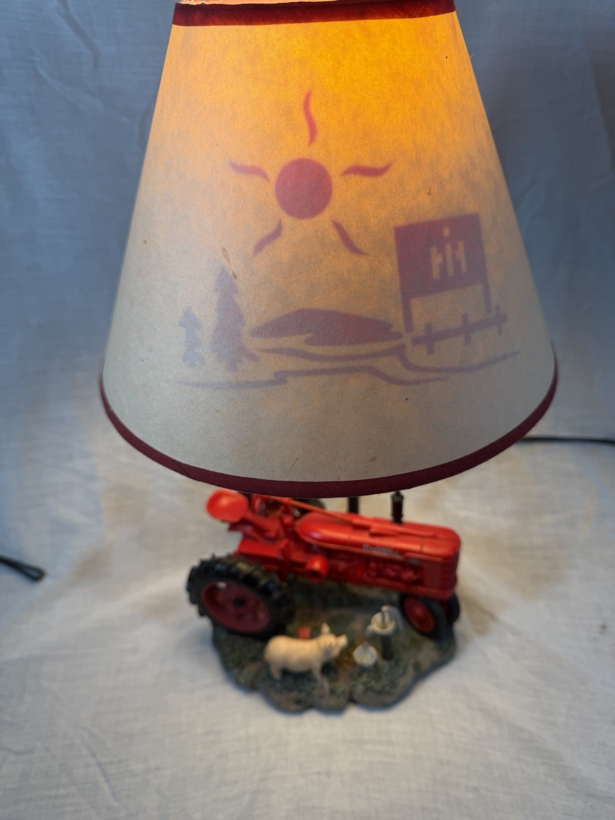 Vintage International Harvester Farmall tractor novelty table lamp with shade. Vintage International Harvester Farmall tractor novelty table lamp with shade.