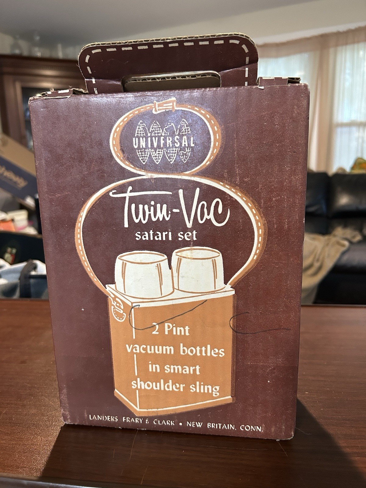 NOS 1960’s Universal Twin Vac Safari Set 2 Pint Vacuum Bottles With Strap NOS 1960’s Universal Twin Vac Safari Set 2 Pint Vacuum Bottles With Strap
