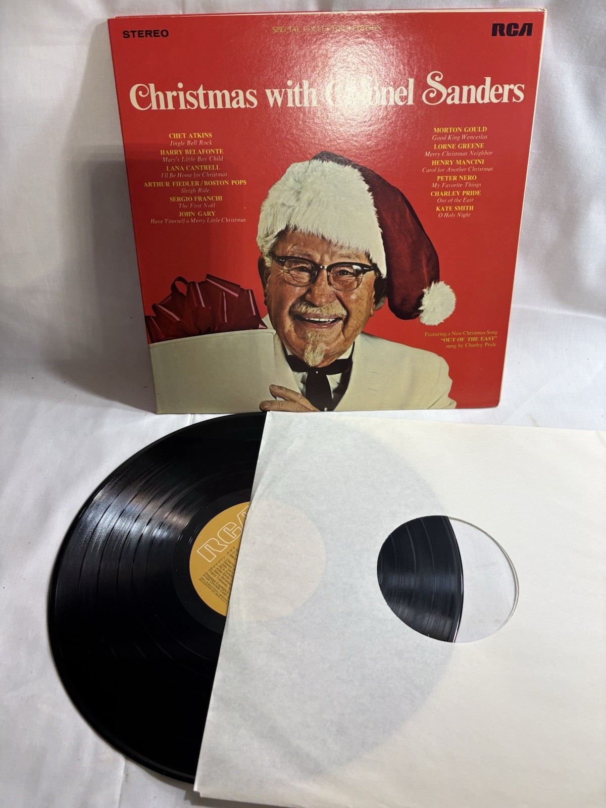 NOS 1969 RCA Victor Christmas w/ COLONEL SANDERS 12" Vinyl LP Stereo FREE MAIL NOS 1969 RCA Victor Christmas w/ COLONEL SANDERS 12" Vinyl LP Stereo FREE MAIL