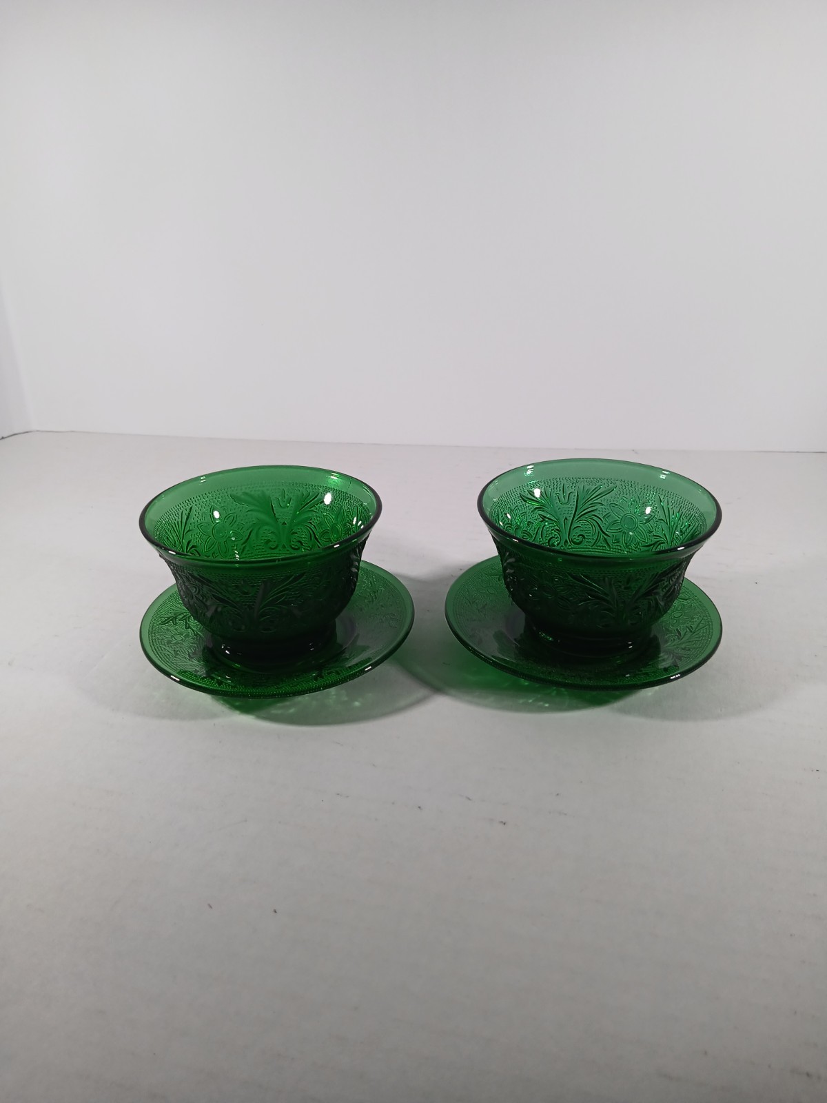 Vintage Set Of 2Green Depression/Pressed Glass Sandwich/Custard Cup And Saucers Vintage Set Of 2Green Depression/Pressed Glass Sandwich/Custard Cup And Saucers