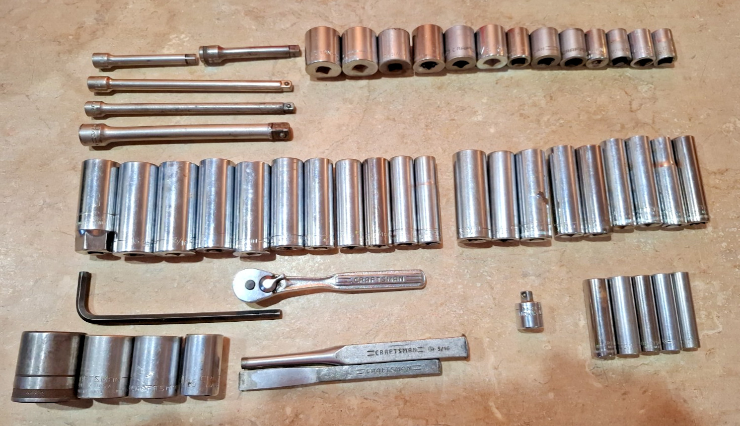 Mixed Lot of 52 Craftsmen tools sockets, ratchet, extensions, SAE and Metric USA Mixed Lot of 52 Craftsmen tools sockets, ratchet, extensions, SAE and Metric USA