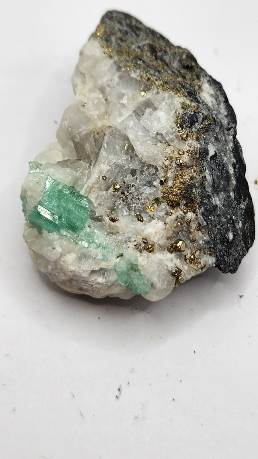 28g Natural High Clarity Emerald Crystal Calcite Pyrite Matrix Specimen 46mm 28g Natural High Clarity Emerald Crystal Calcite Pyrite Matrix Specimen 46mm