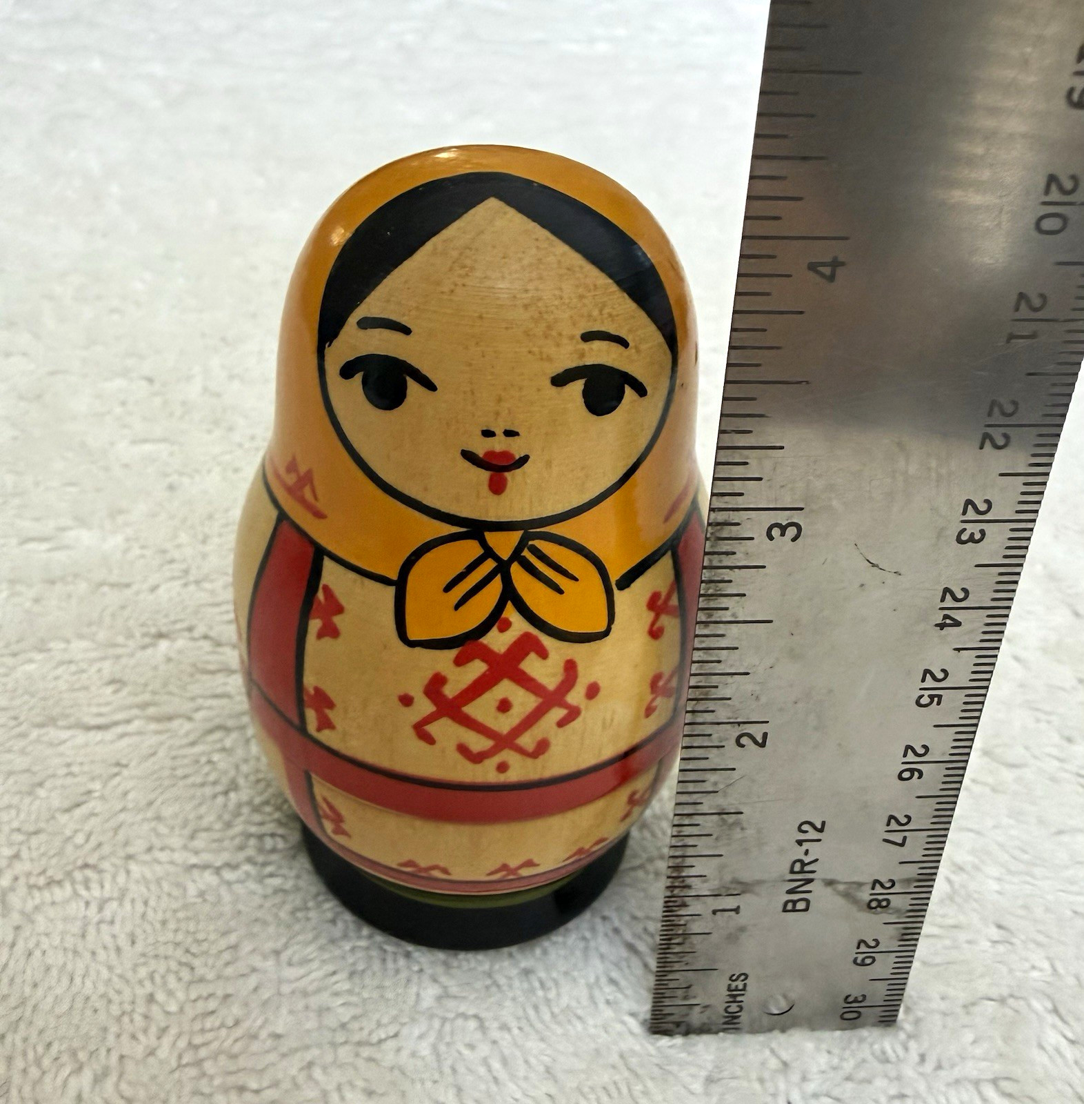 Wooden Russian Nesting Dolls Matryoshka Set of 6 Multiple Pieces
