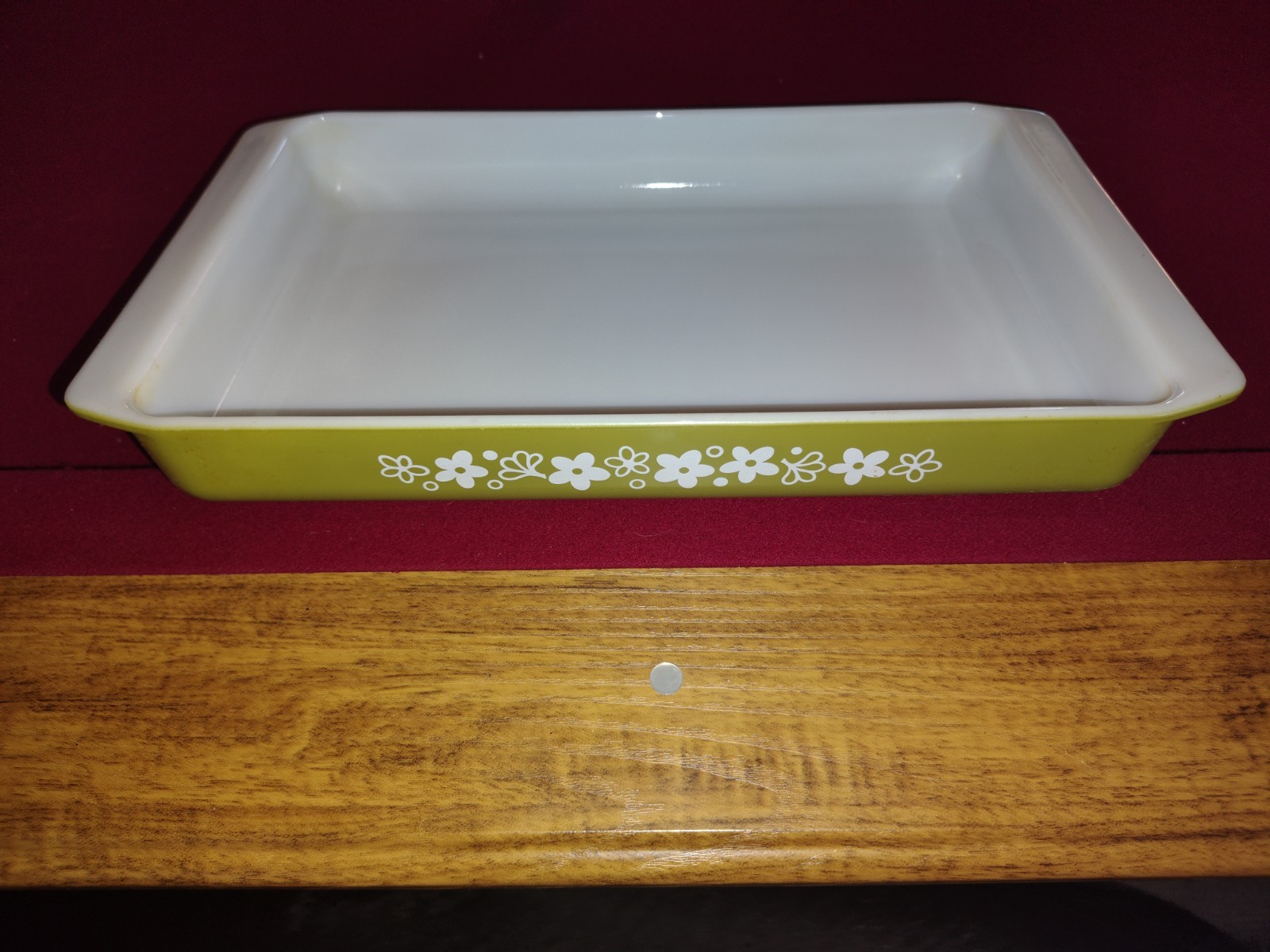 Pyrex #933 Crazy Daisy Spring Blossom Vintage Green Lasagna Casserole Pan 13x9x2 Pyrex #933 Crazy Daisy Spring Blossom Vintage Green Lasagna Casserole Pan 13x9x2
