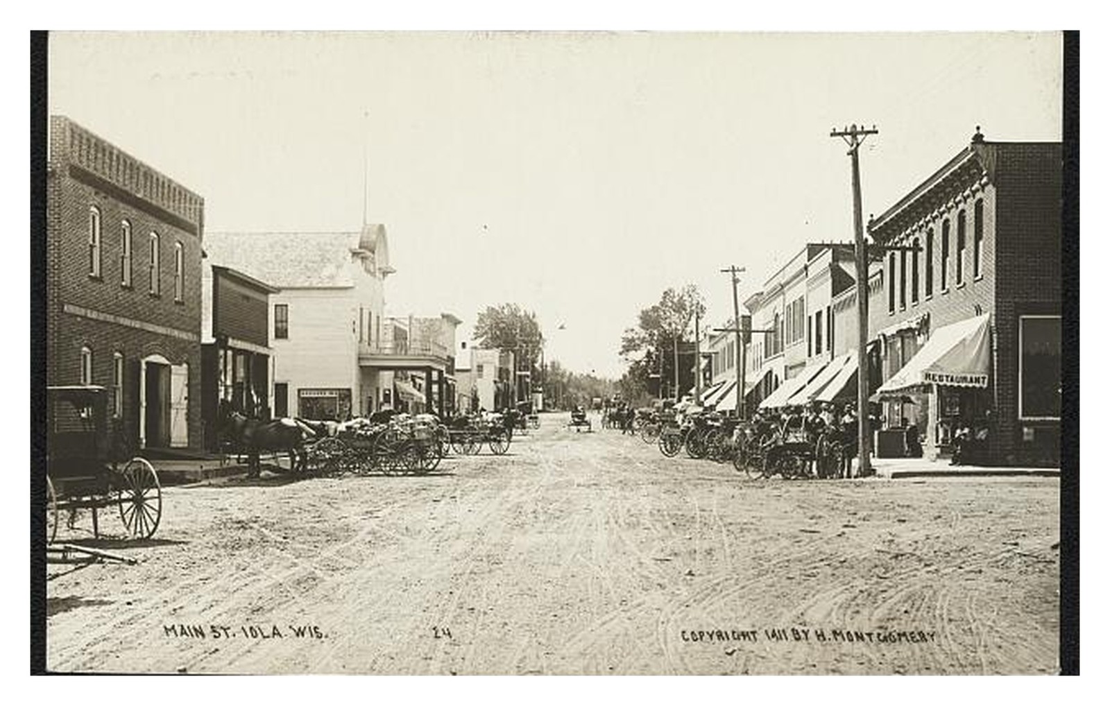 Iola Wisconsin Main Street Standard Postcard Iola Wisconsin Main Street Standard Postcard