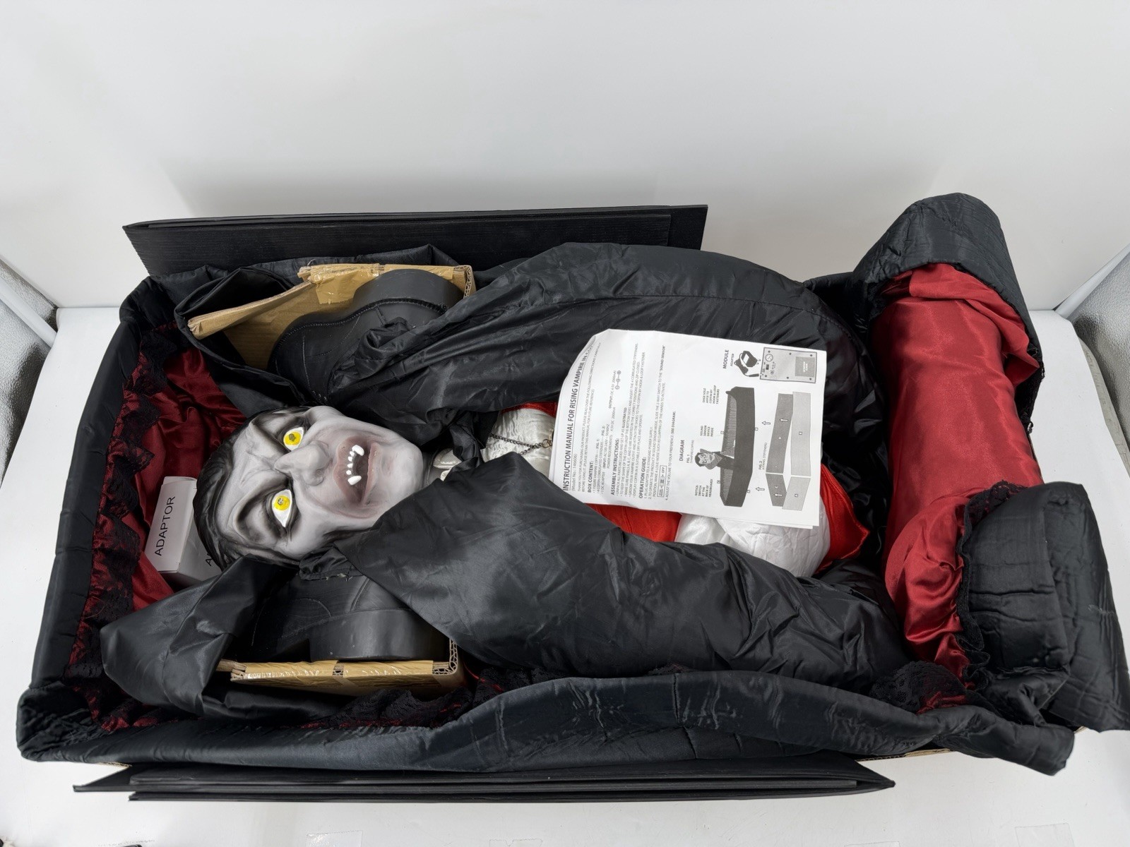 Grandin Road Animated Rising Vampire in Coffin Retired Halloween Animatronic '14 Grandin Road Animated Rising Vampire in Coffin Retired Halloween Animatronic '14