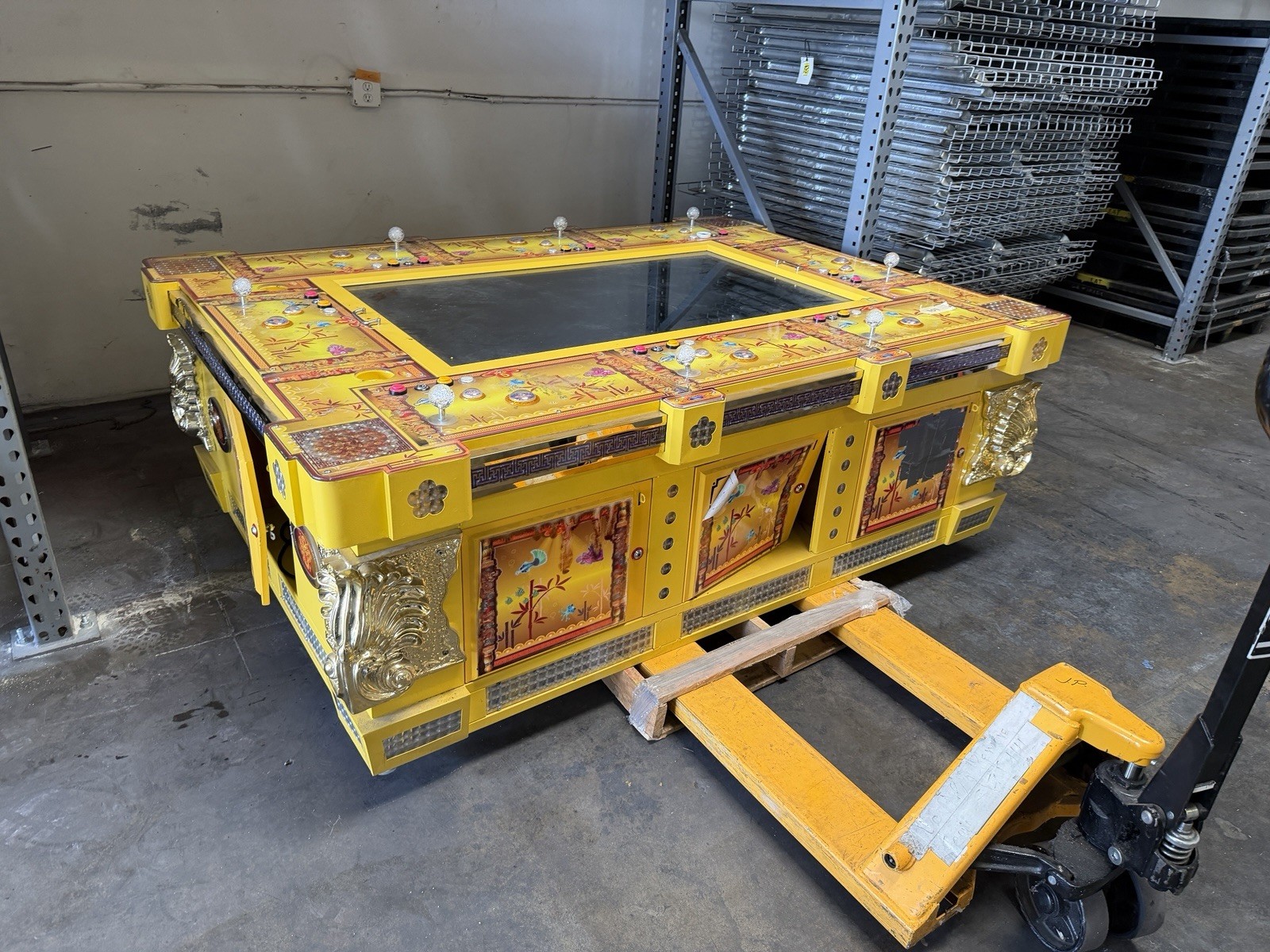 oriental-style electronic fish arcade gaming table FOR PARTS ONLY oriental-style electronic fish arcade gaming table FOR PARTS ONLY