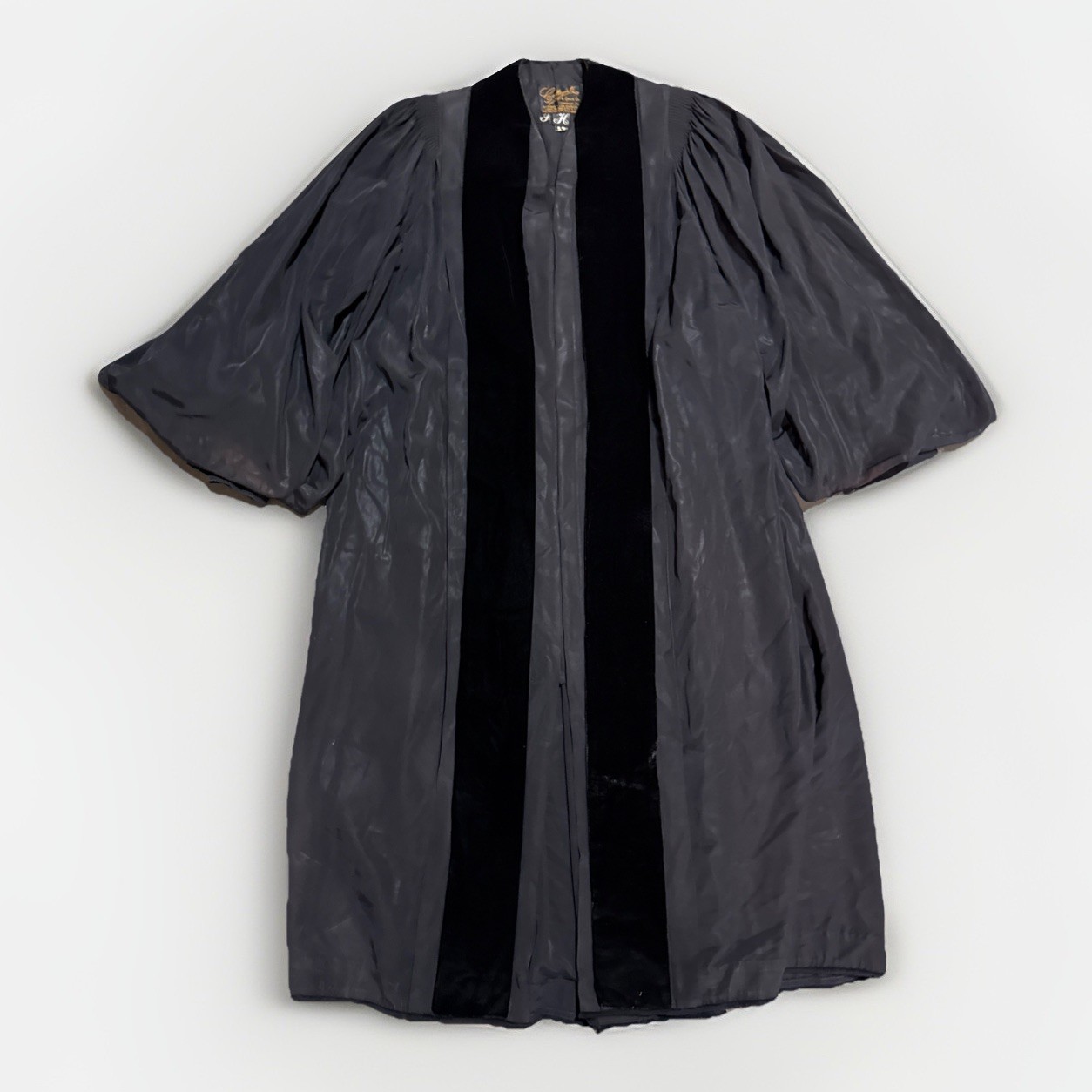 40s 50s Vintage Collegiate Cap and Gown Co Heavy Graduation Ceremony Robe Sz 36L 40s 50s Vintage Collegiate Cap and Gown Co Heavy Graduation Ceremony Robe Sz 36L