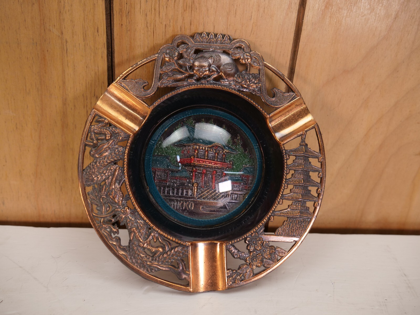 Vtg Souvenir Ashtray Nikko Japan Metal Glass Convex Glass Pagodas Dragon Cat 5" Vtg Souvenir Ashtray Nikko Japan Metal Glass Convex Glass Pagodas Dragon Cat 5"