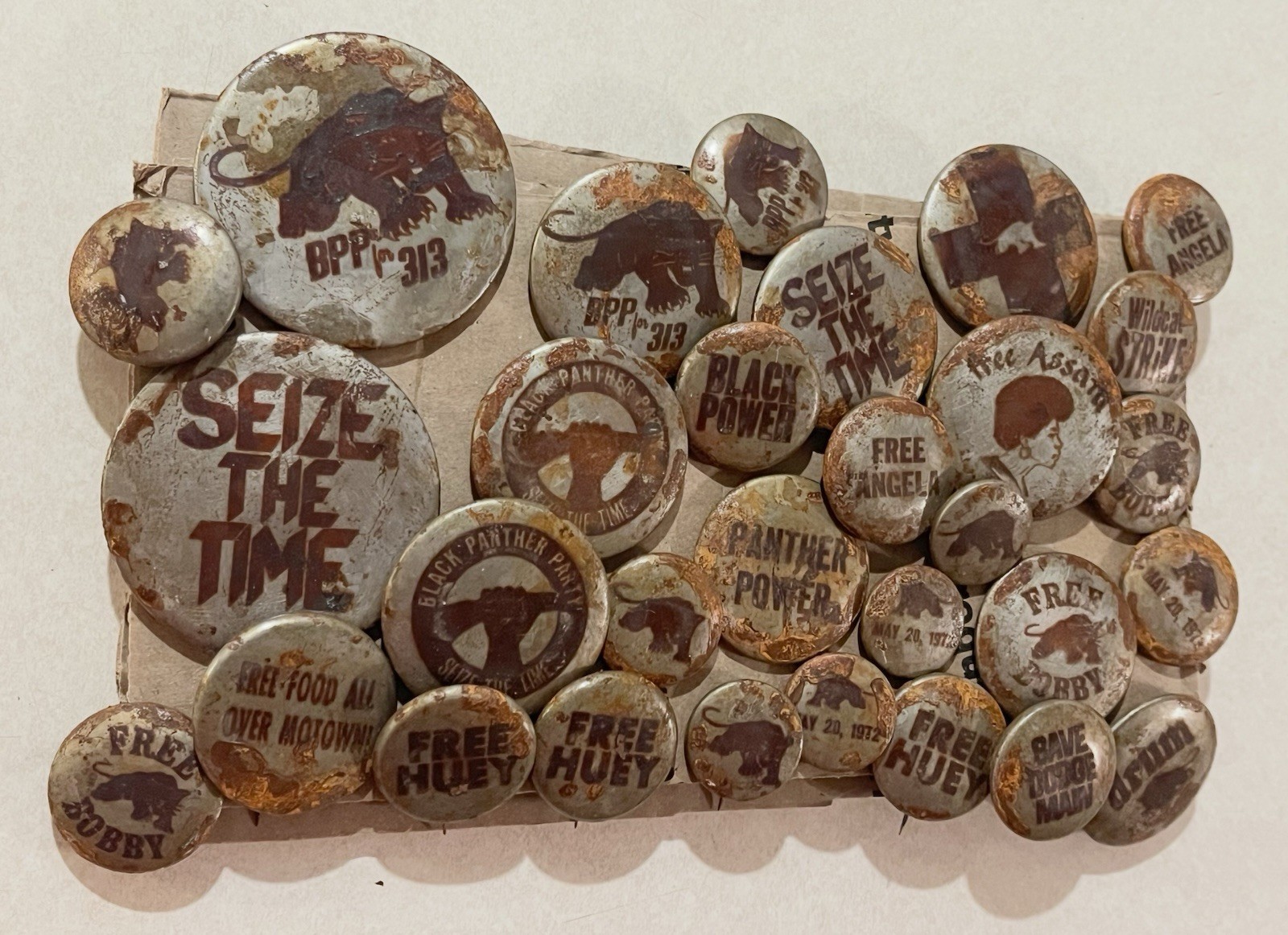 Vtg Black Panther Party Lot of 30 Metal Pin Back Buttons with Pins Detroit, MI