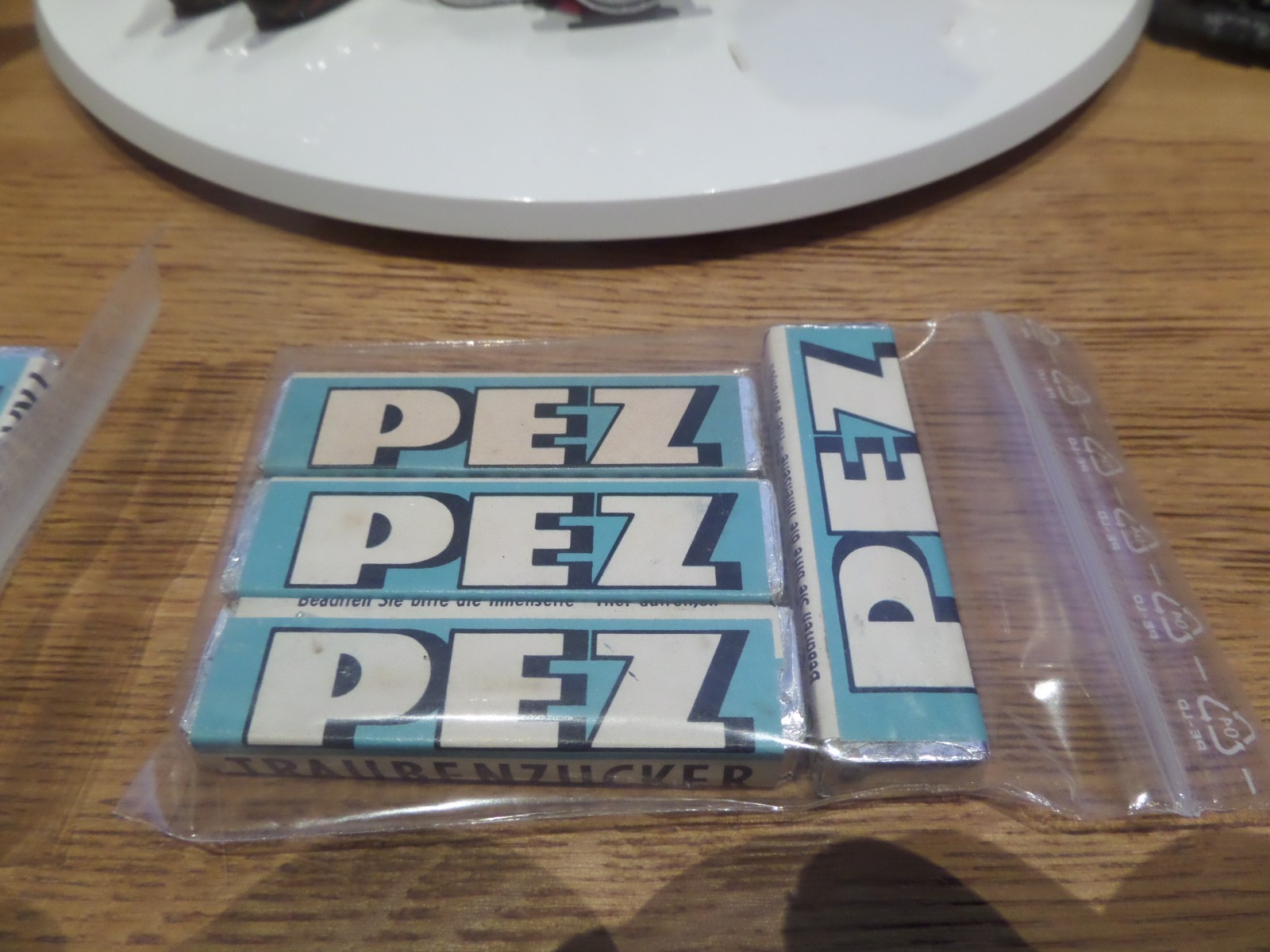 4 Pez Vintage Candy Refills Packs DEXTROSE TRAUBENZUCKER Very Hard to Find mint 4 Pez Vintage Candy Refills Packs DEXTROSE TRAUBENZUCKER Very Hard to Find mint