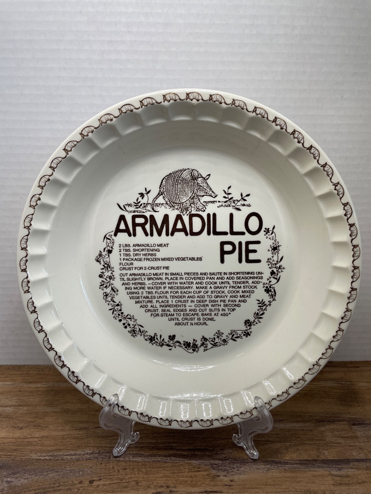 RARE Vintage Royal China Co ARMADILLO Pie Recipe Ceramic Dish Pan Plate RARE Vintage Royal China Co ARMADILLO Pie Recipe Ceramic Dish Pan Plate