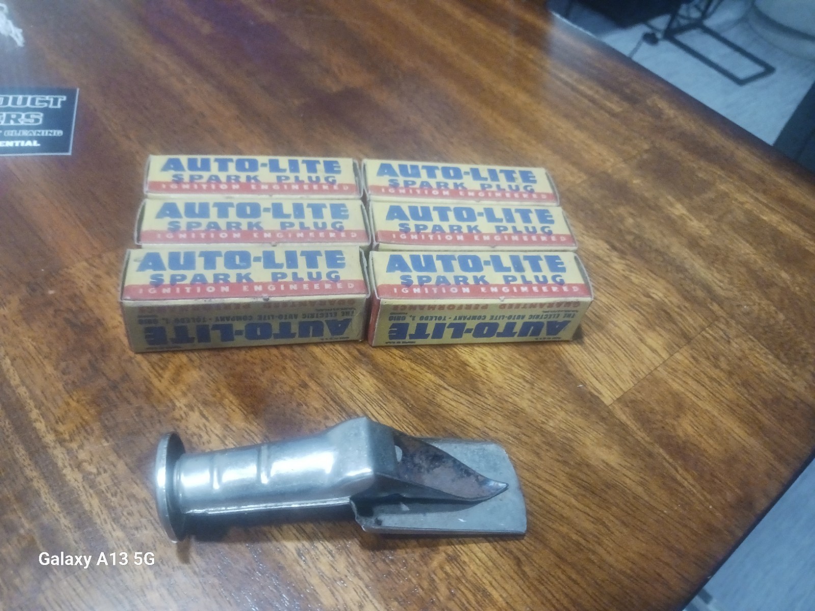 Vintage NOS (6) Auto-Lite Spark Plugs P-4 + Swing Spout For Motorcycle Vintage NOS (6) Auto-Lite Spark Plugs P-4 + Swing Spout For Motorcycle