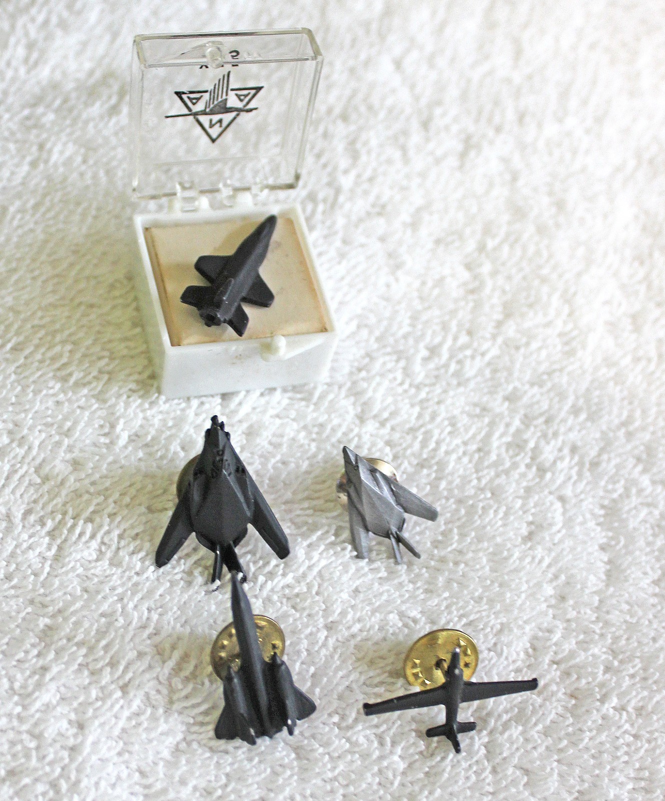 Lockheed Skunk Works F-117 U-2 SR-71 Blackbird NAA X-15 with Box 1"-1 1/4" Pins Lockheed Skunk Works F-117 U-2 SR-71 Blackbird NAA X-15 with Box 1"-1 1/4" Pins