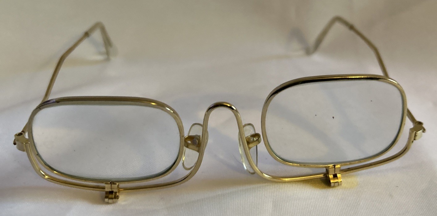 Vtg 60s Flip Down Magnifying Doctor Or Makeup Glasses Goldtone Steampunk Frames