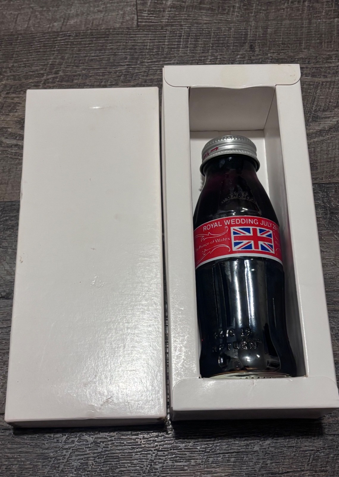 Coca-Cola Royal Wedding July 29 1981 Prince of Wales Lady Diana 250ml Bottle Box Coca-Cola Royal Wedding July 29 1981 Prince of Wales Lady Diana 250ml Bottle Box