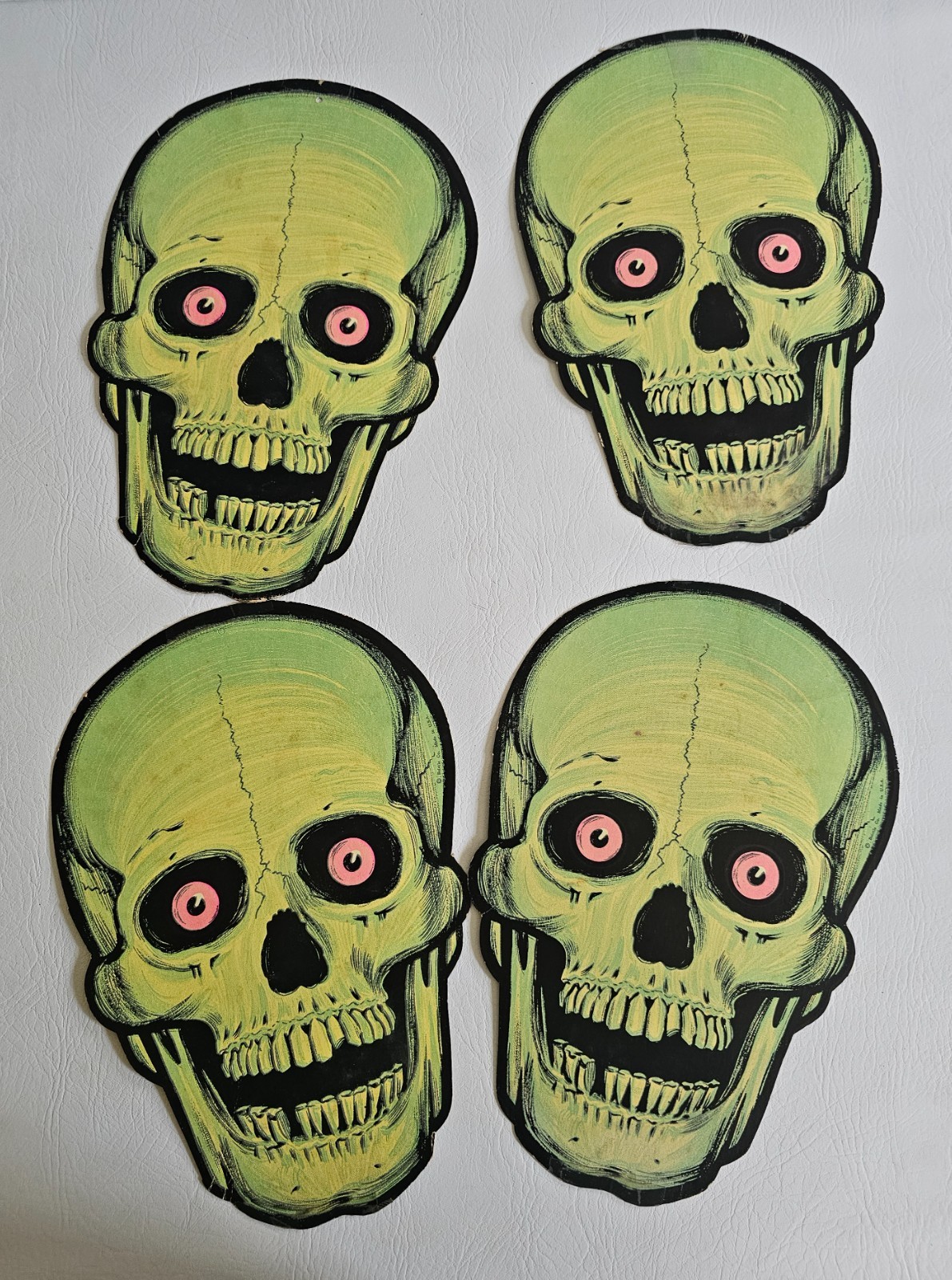 True Vtg SET OF FOUR (4) BEISTLE GLOW IN THE DARK SKULL DIE CUTS Halloween 13" True Vtg SET OF FOUR (4) BEISTLE GLOW IN THE DARK SKULL DIE CUTS Halloween 13"
