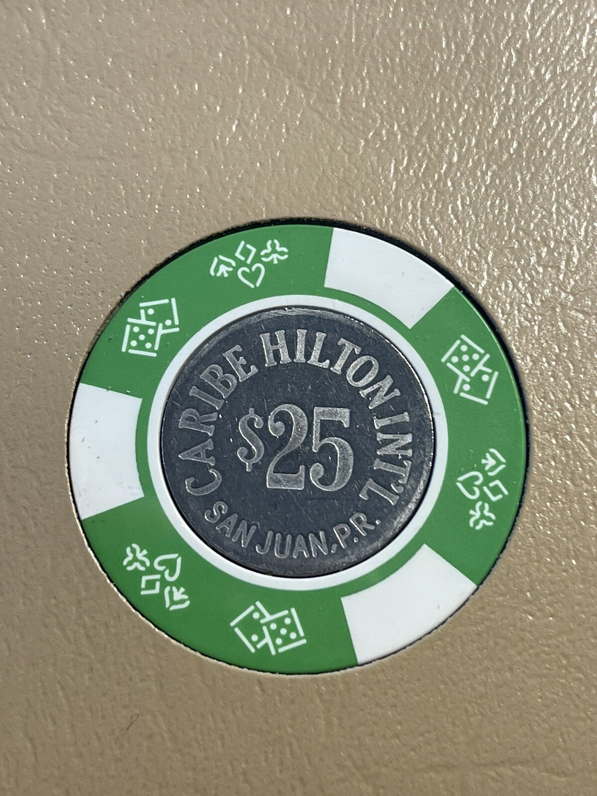$25 Caribe Hilton San Juan Puerto Rico Casino Chip CHC-25E ***Very Rare*** $25 Caribe Hilton San Juan Puerto Rico Casino Chip CHC-25E ***Very Rare***