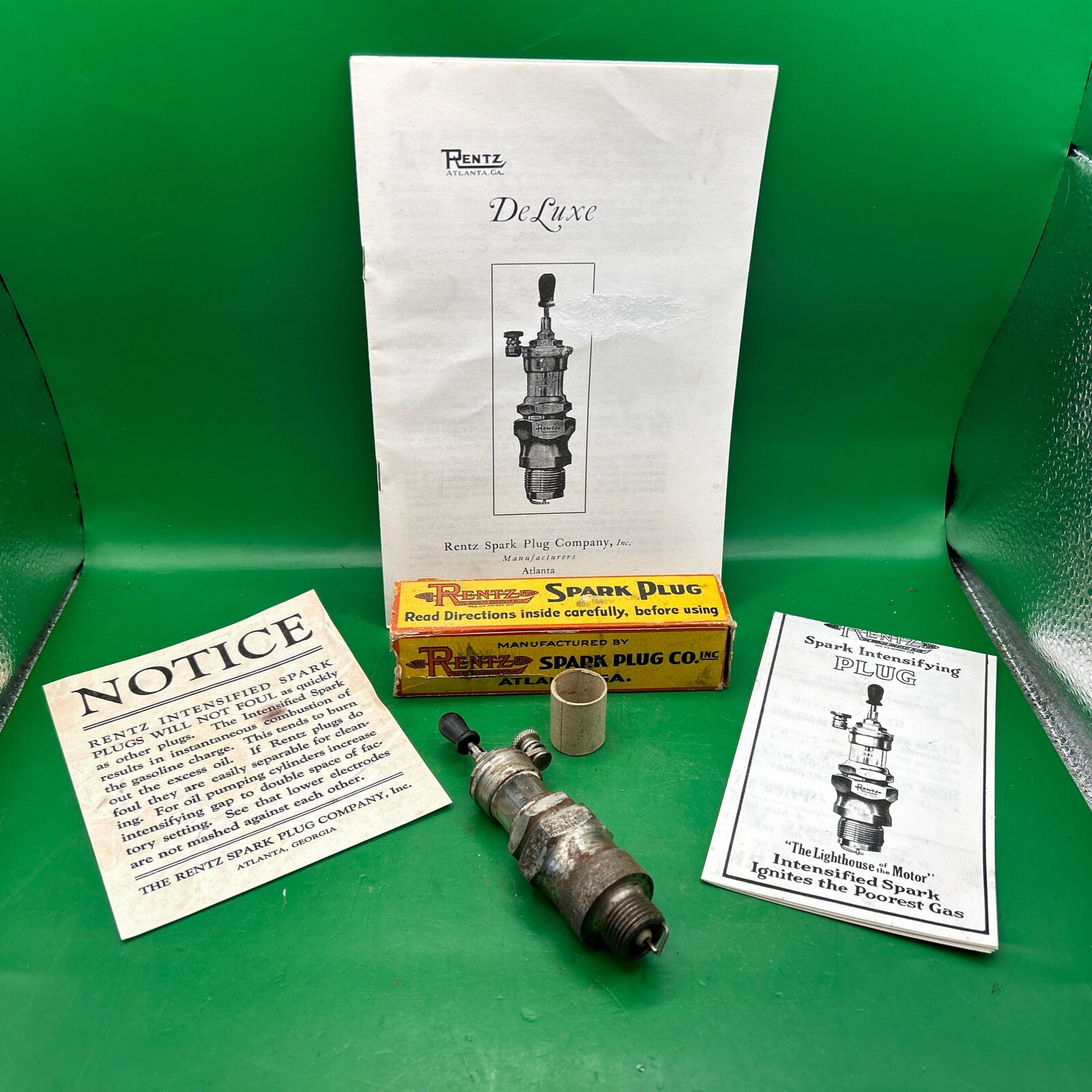 RENTZ Visible Vintage Antique Motorcycle 18mm Spark Plug NOS With Box & Brochure RENTZ Visible Vintage Antique Motorcycle 18mm Spark Plug NOS With Box & Brochure