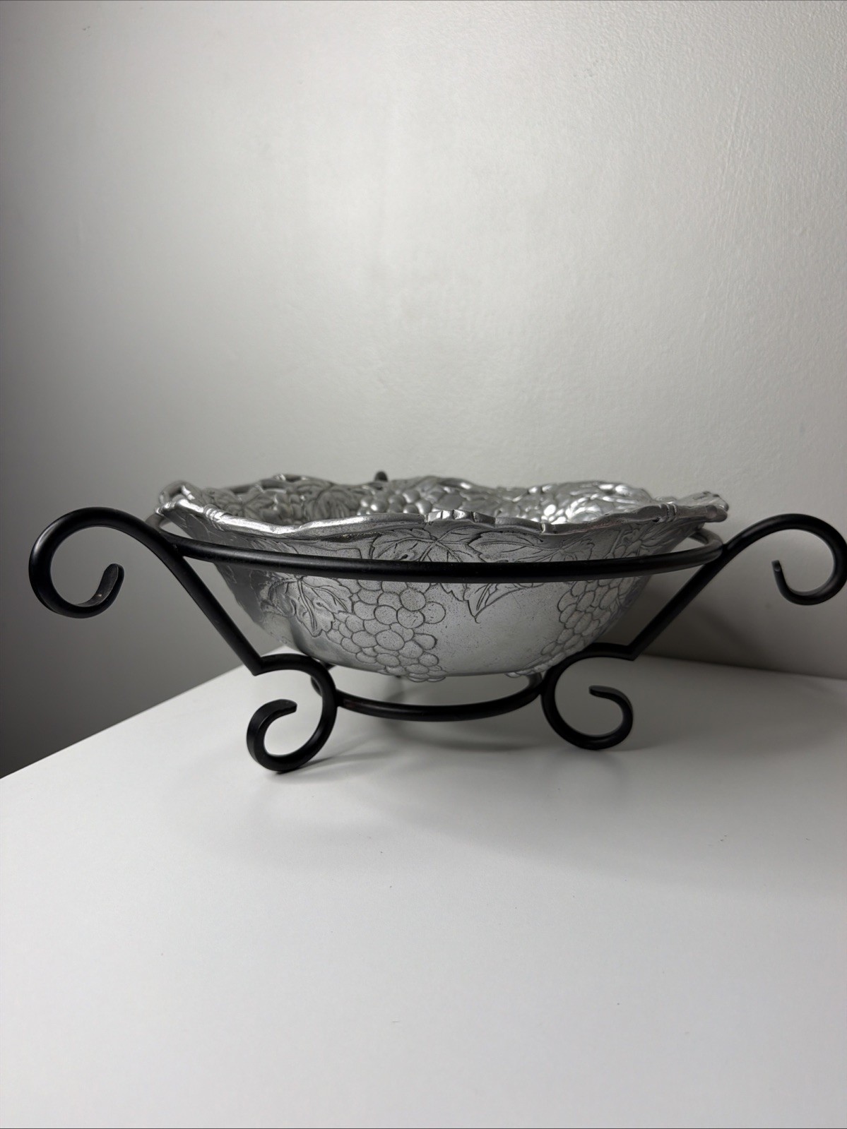 Vtg 1995 Arthur Court Grape Bowl Black Metal Stand 2PC 12” Aluminum Replacements Vtg 1995 Arthur Court Grape Bowl Black Metal Stand 2PC 12” Aluminum Replacements