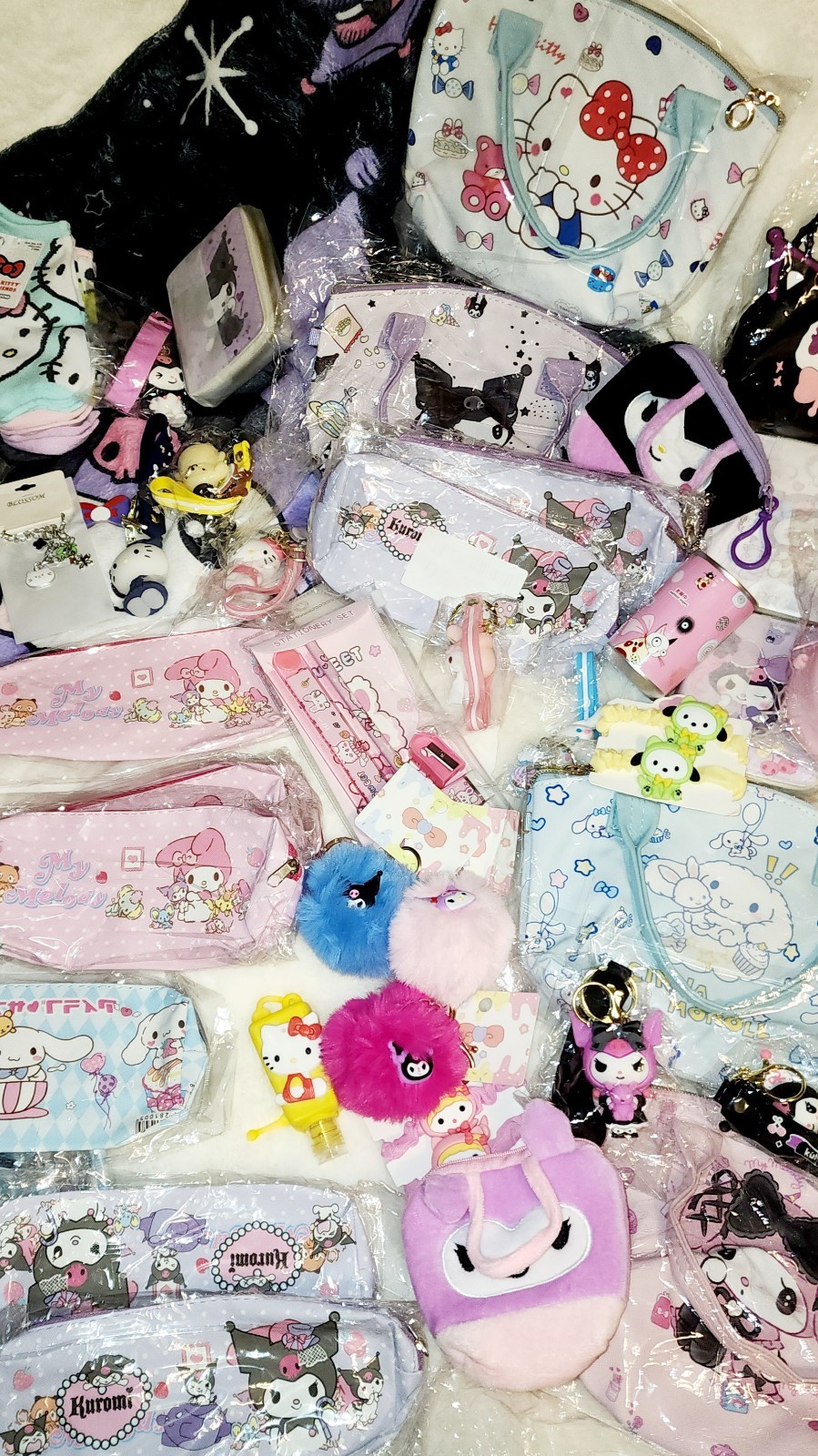 Sanrio Hello Kitty friends Mystery Surprise Box Lot Of 15 + free Gifts kawaii Sanrio Hello Kitty friends Mystery Surprise Box Lot Of 15 + free Gifts kawaii