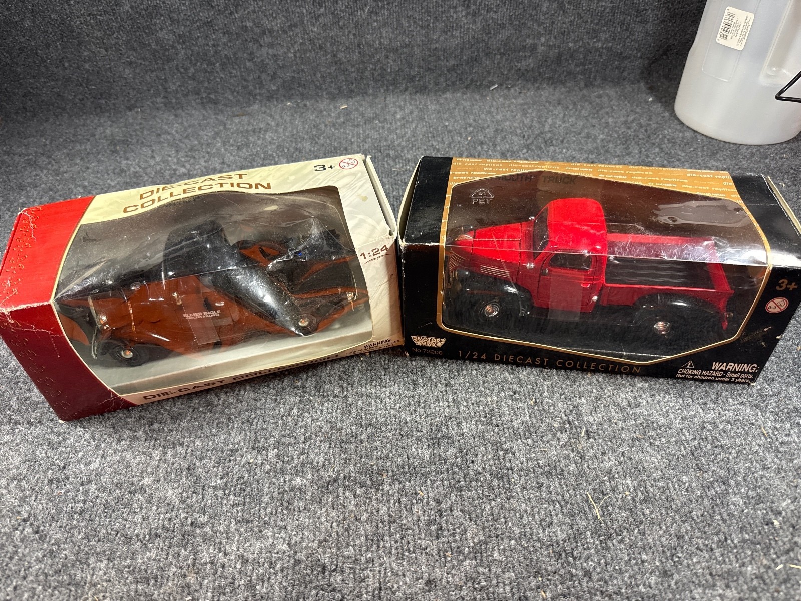 1:24 Diecast Car Truck Lot of 2 1937 Ford Pickup Classic Vehicles Boxed 1:24 Diecast Car Truck Lot of 2 1937 Ford Pickup Classic Vehicles Boxed
