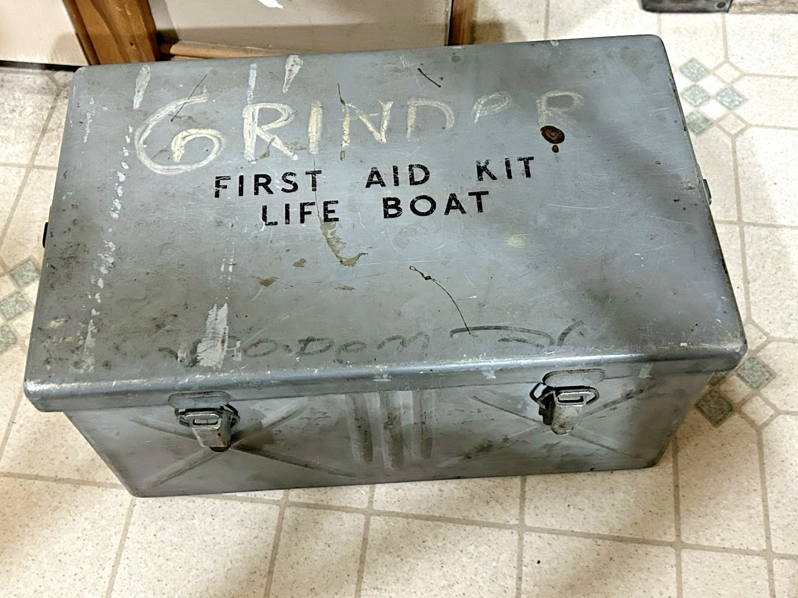 VINTAGE Military Navy First Aid Kit Life Boat Metal Box "EMPTY" VINTAGE Military Navy First Aid Kit Life Boat Metal Box "EMPTY"