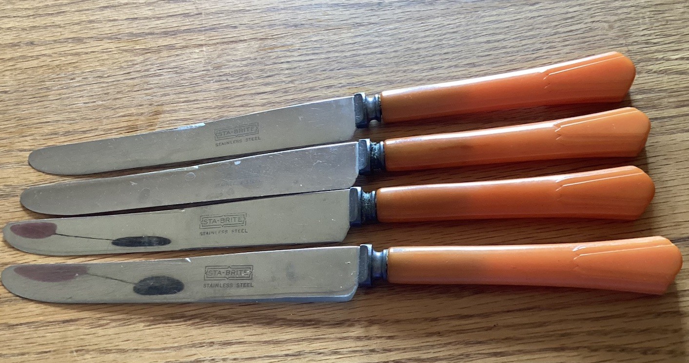 Vintage Sta-Brite Butterscotch Bakelite Set Of 4 Knives 9” Vintage Sta-Brite Butterscotch Bakelite Set Of 4 Knives 9”