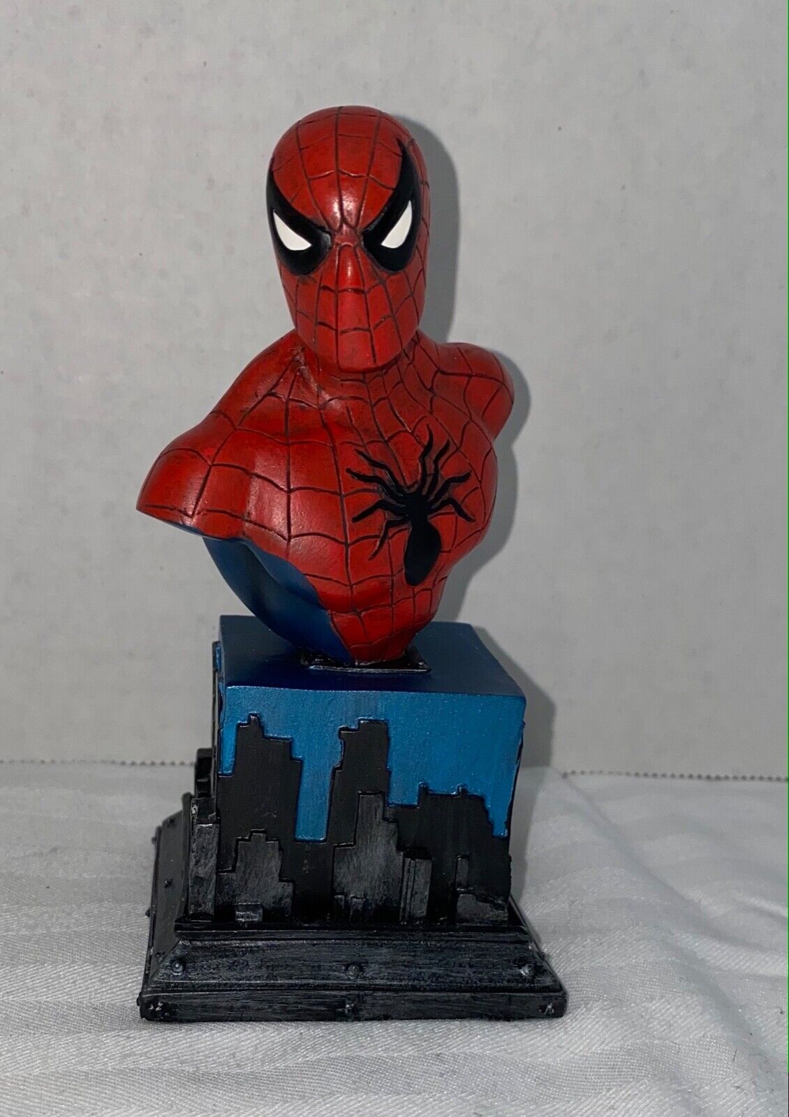 Spider-Man Mini-Bust. Marvel. Bowen Designs. #152/12,000. Very Good Condition.