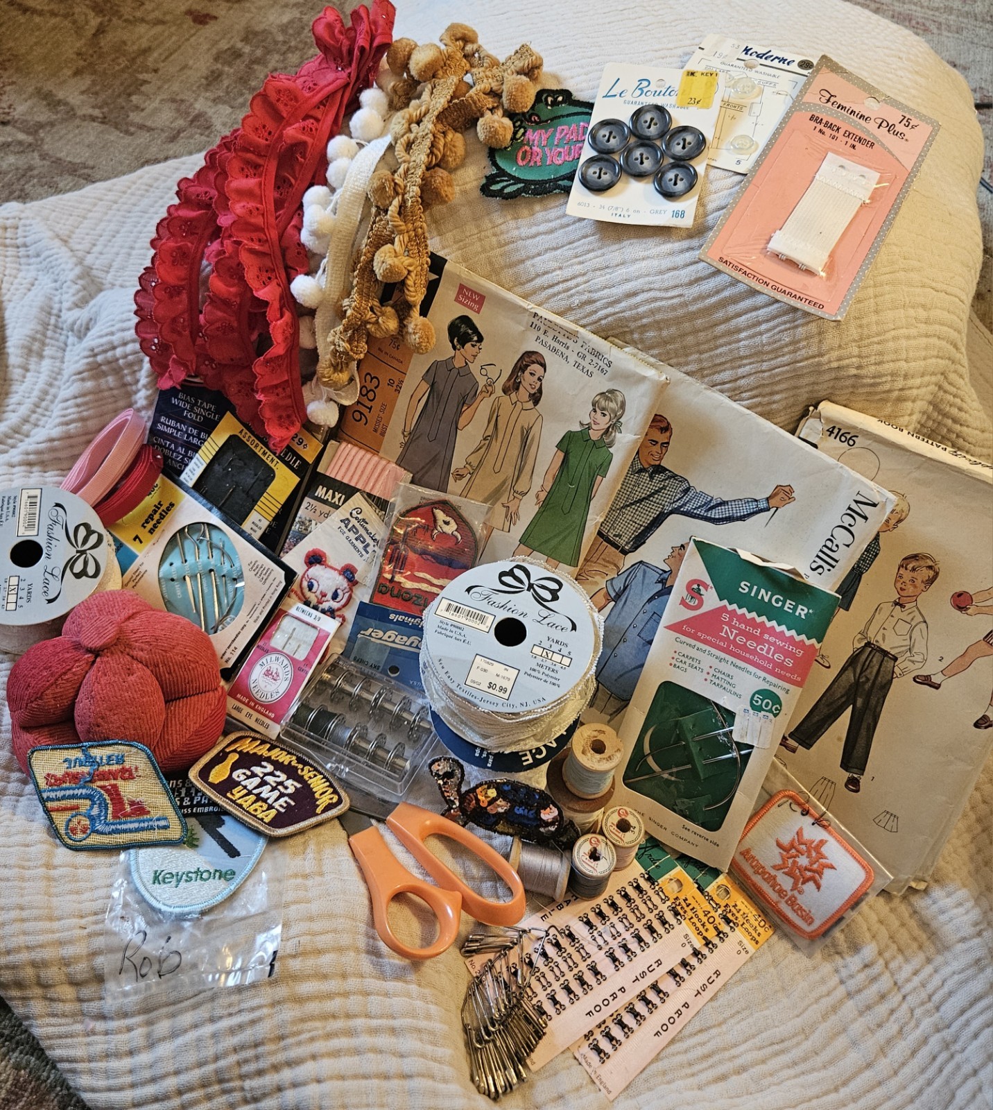 Lot Vtg SEWING NOTIONS, PATCHES PATTERNS, VTG PINCUSHION, BOBBINS, LACE & More