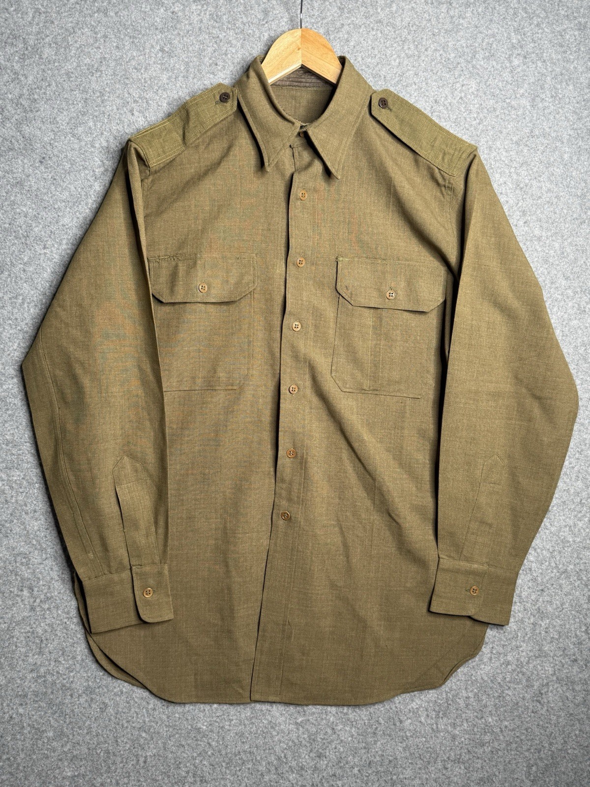 Vintage 40s WWII Wool Flannel Field Shirt Olive Drab Military Epaulets Large Vintage 40s WWII Wool Flannel Field Shirt Olive Drab Military Epaulets Large