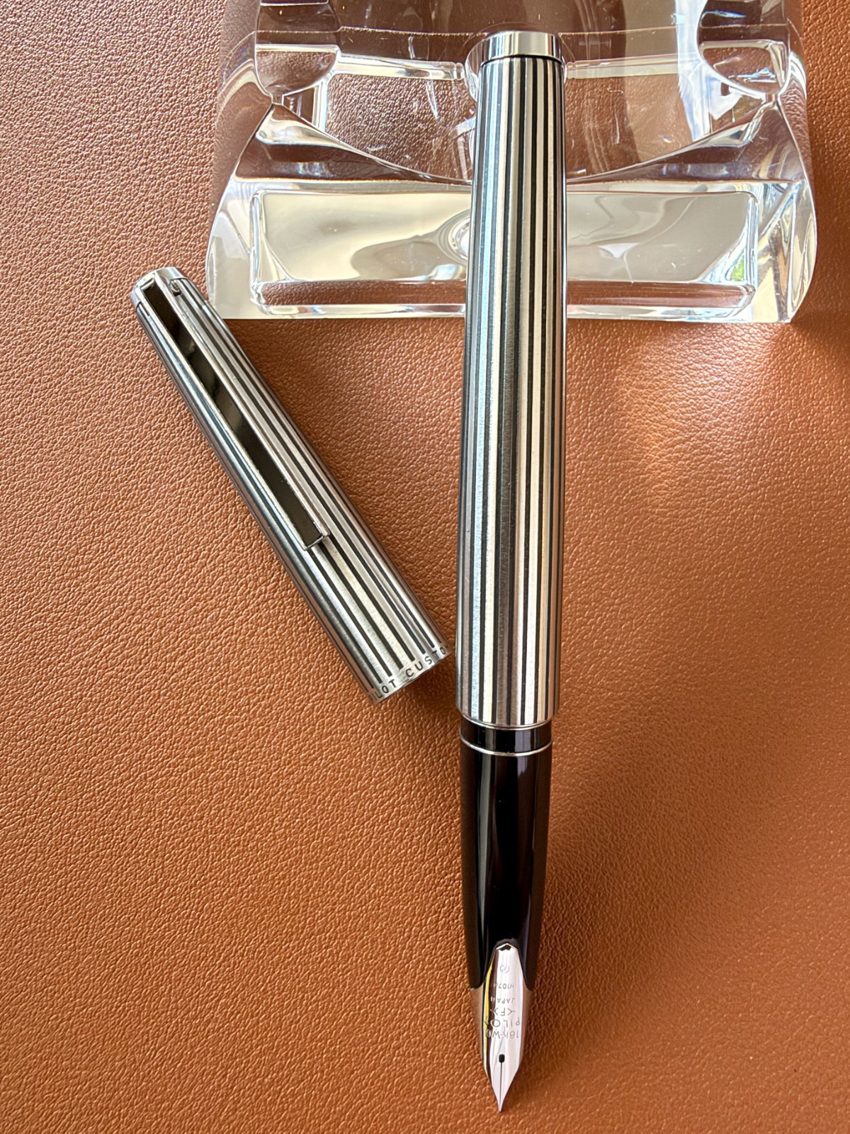 Pilot Custom 18K-WG Fountain Pen H1074 1974 Vintage, F Nib, Silver Stripe Barrel Pilot Custom 18K-WG Fountain Pen H1074 1974 Vintage, F Nib, Silver Stripe Barrel