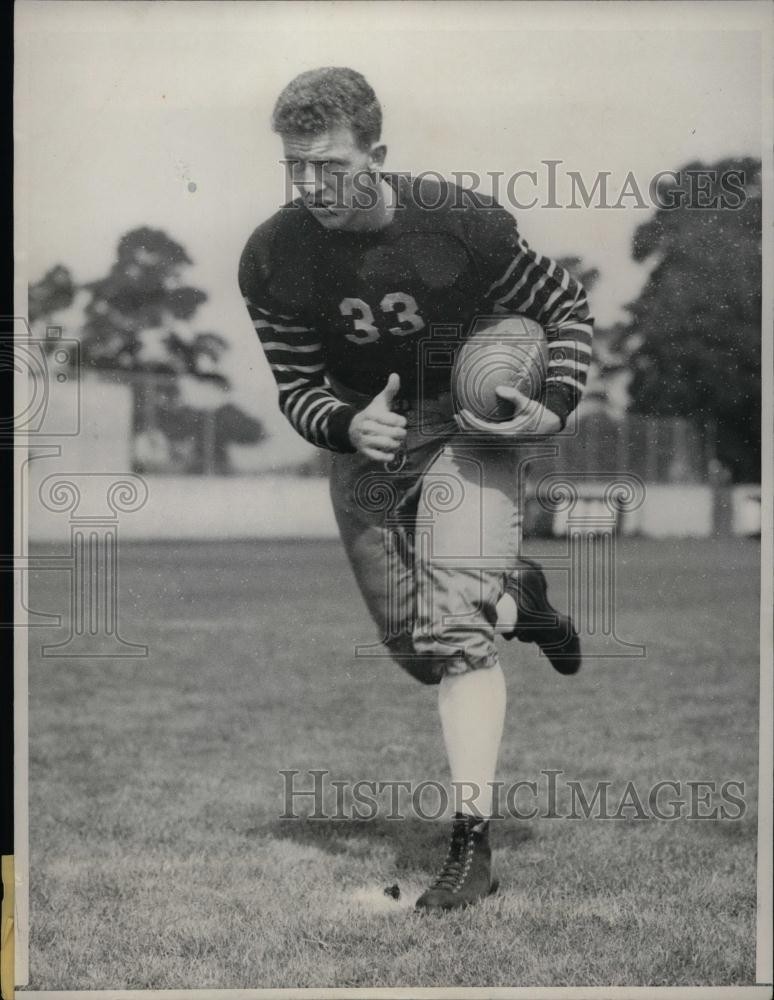 1932 Press Photo Gus Castro, Halfback, University of California - nea14187 1932 Press Photo Gus Castro, Halfback, University of California - nea14187