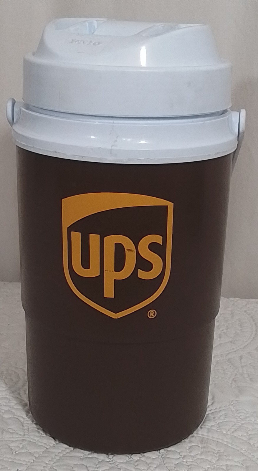 Vintage FRIO Brown UPS Water Cooler Jug Container w/ Handle Vintage FRIO Brown UPS Water Cooler Jug Container w/ Handle