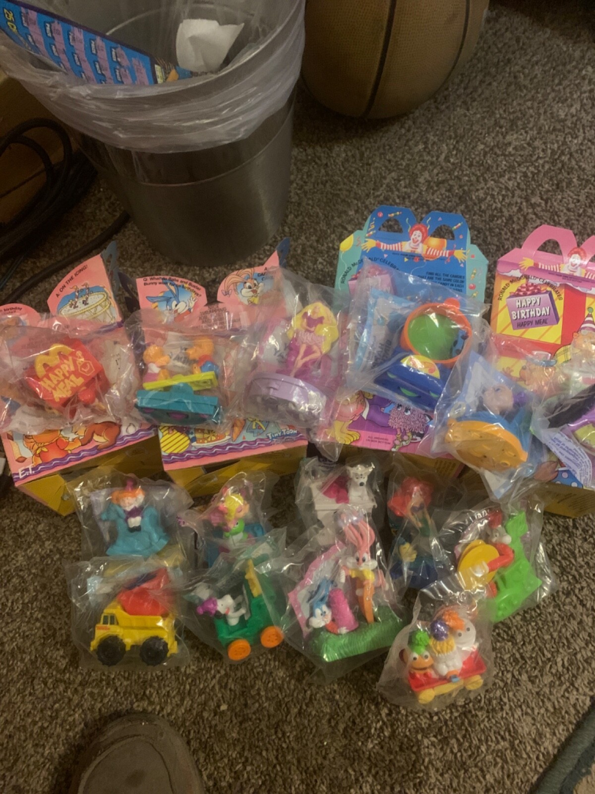 set 22077 McDonald box’s  4, and new 15 toys