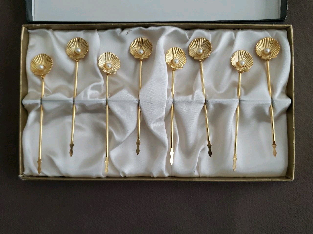 Vtg 24 K GOLD PLATED SEASHELL COCKTAIL PICKS/FORKS HOLLYWOOD REGENCY MCM Vtg 24 K GOLD PLATED SEASHELL COCKTAIL PICKS/FORKS HOLLYWOOD REGENCY MCM
