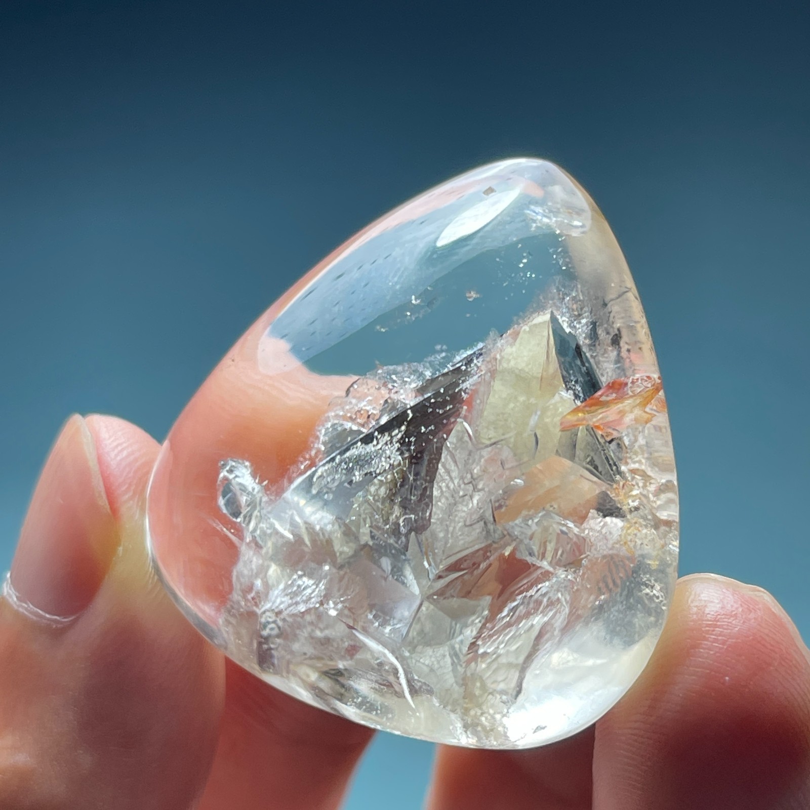 148Ct 100% purify Heal Clear "Stone in Stone" Crystal Quartz Pendant Polished 148Ct 100% purify Heal Clear "Stone in Stone" Crystal Quartz Pendant Polished