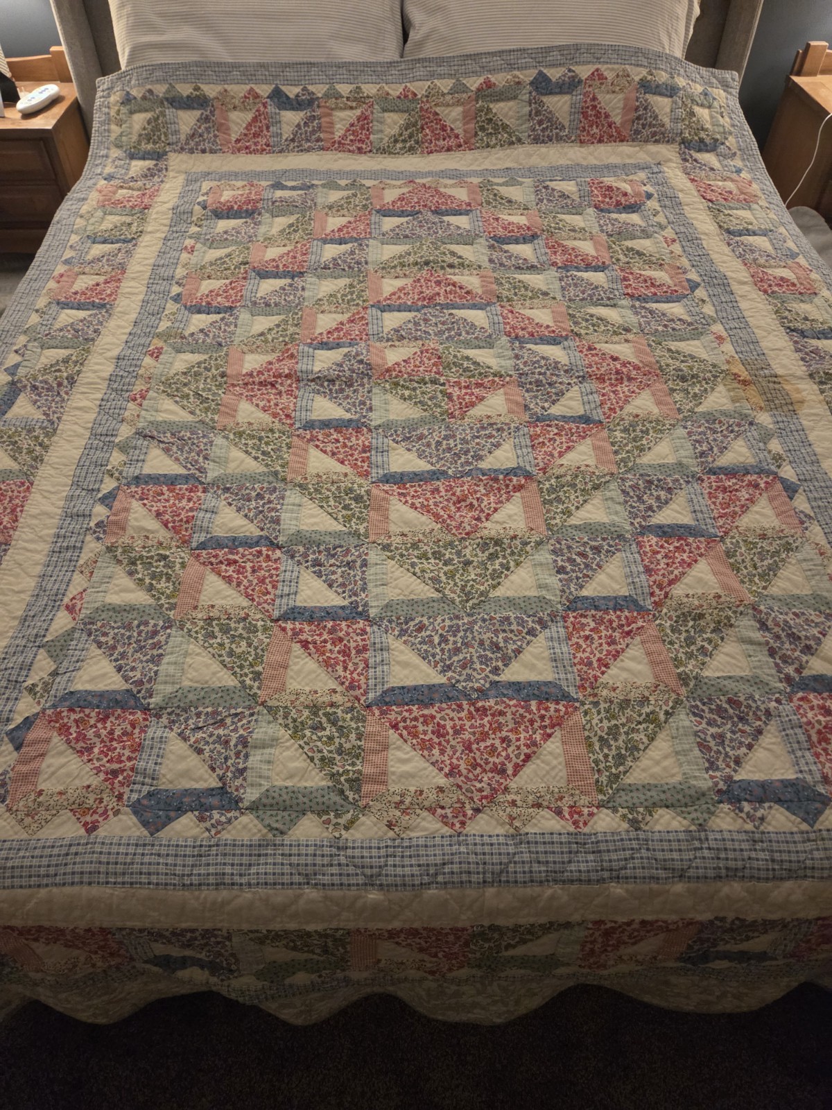 Vintage Patchwork Handmade Quilt 59"×78" Hand/Machine Quilted Vintage Patchwork Handmade Quilt 59"×78" Hand/Machine Quilted