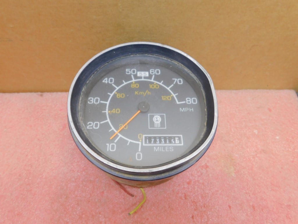 Vintage 80's KENWORTH T600 80 MPH Speedometer for Display / Parts / Repair
